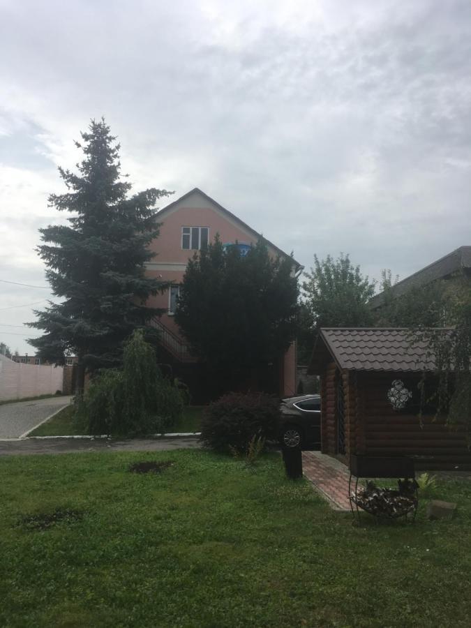 Mini-Hotel Neptun Rivne Exteriör bild