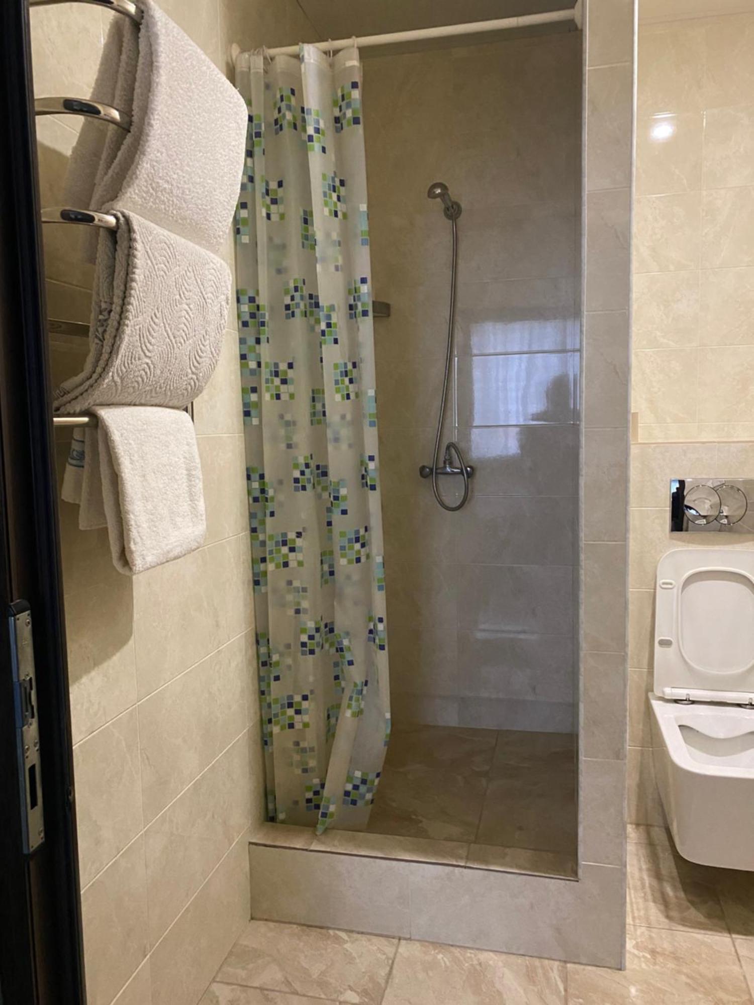 Mini-Hotel Neptun Rivne Exteriör bild