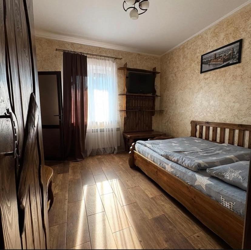 Mini-Hotel Neptun Rivne Exteriör bild