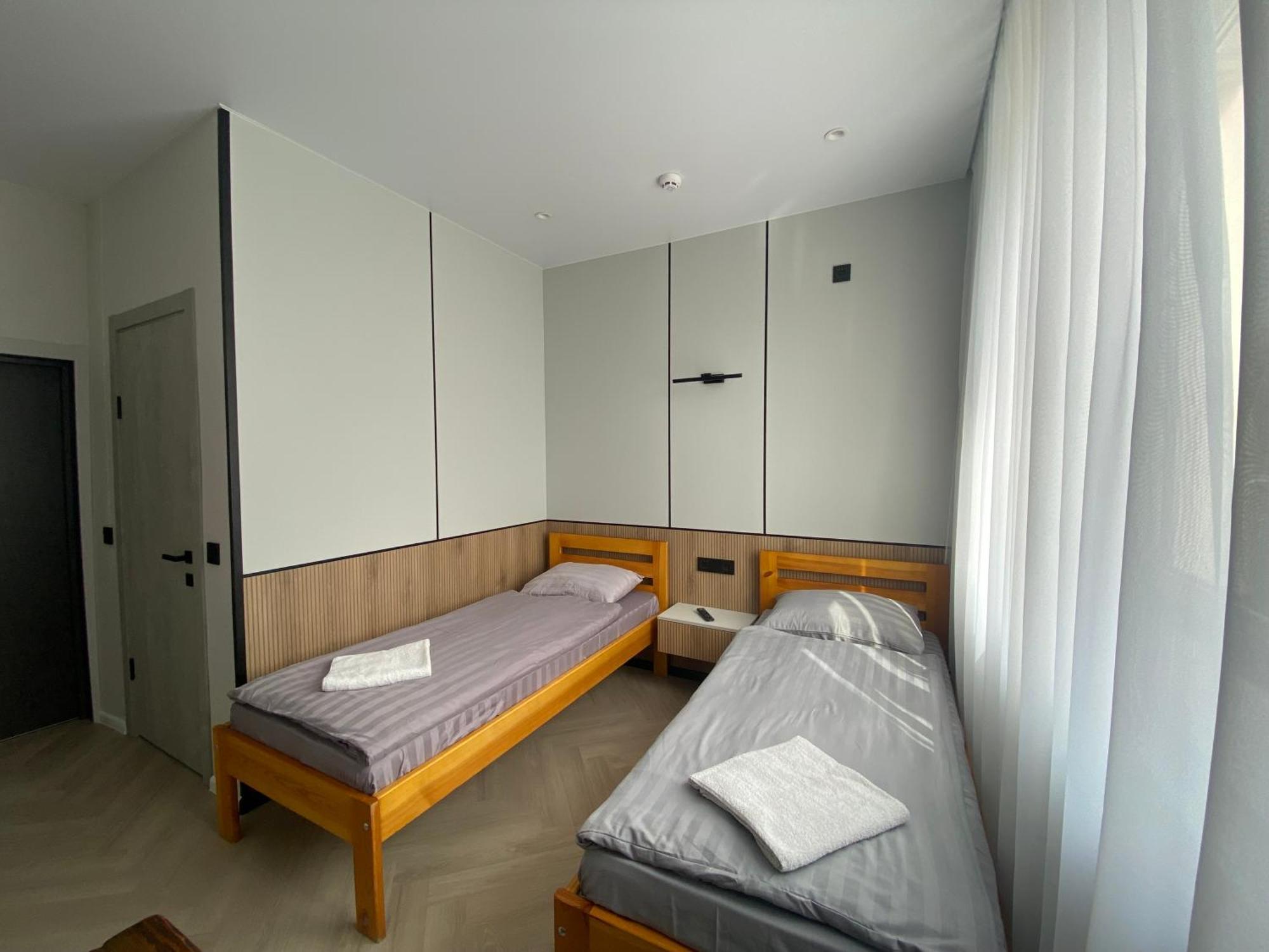 Mini-Hotel Neptun Rivne Exteriör bild